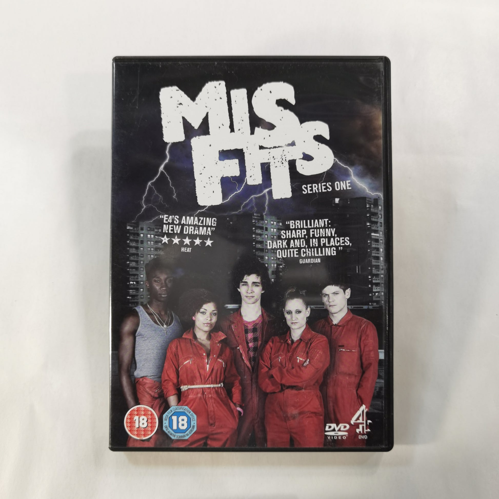 Misfits: Series 1 - DVD UK 2009 – KobaniStore